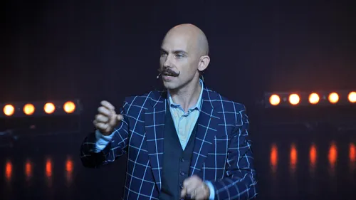 Le mentaliste Viktor Vincent en spectacle à Sedan 